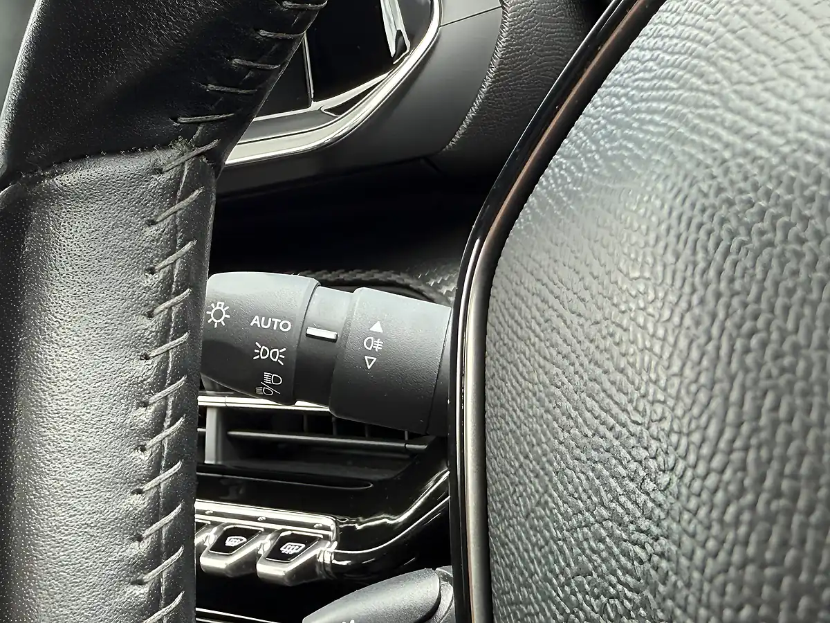 Used 2020 Peugeot 208 Active Grey - Interior and Exterior details 17