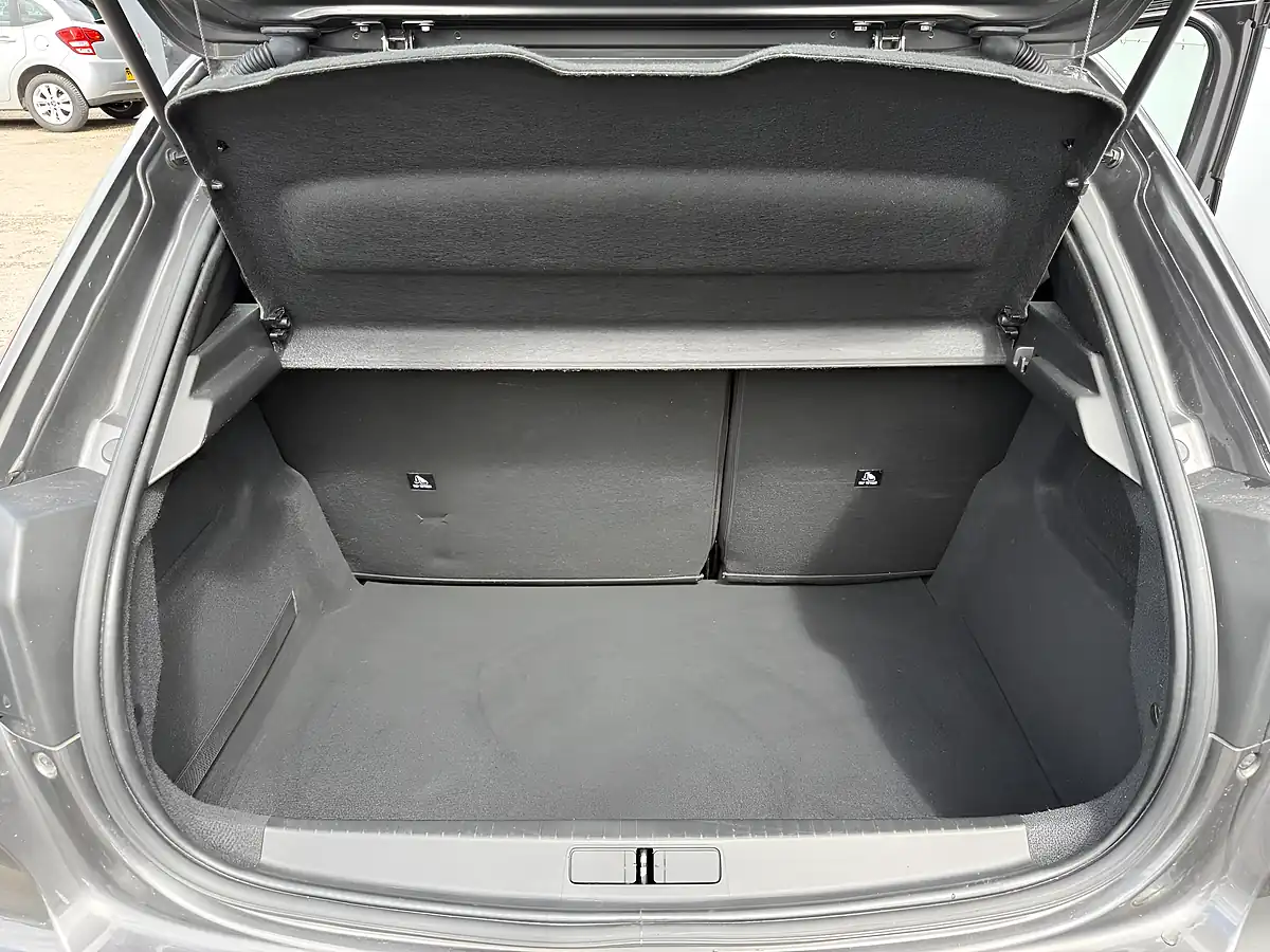 Used 2020 Peugeot 208 Active Grey - Interior and Exterior details 20