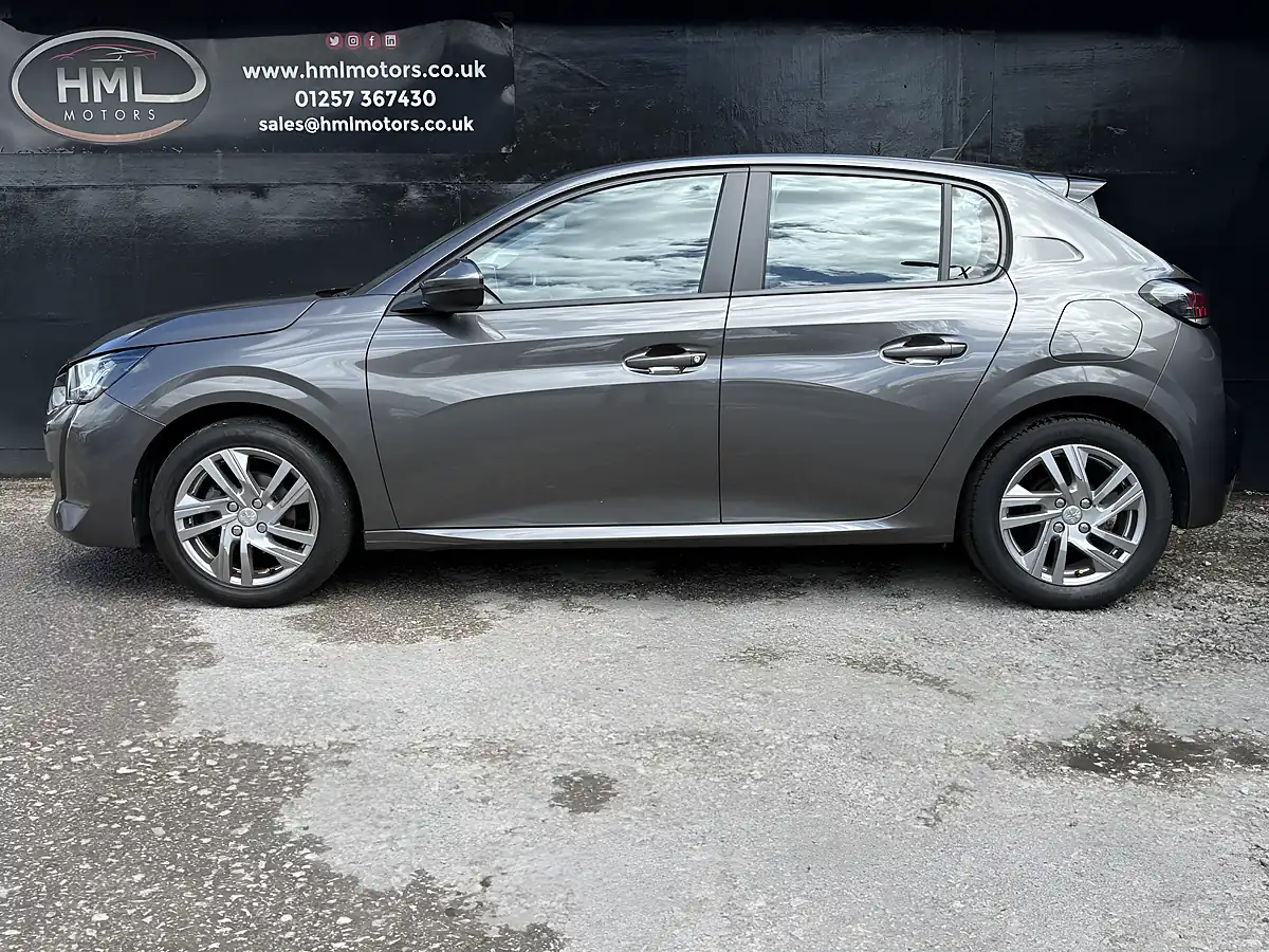 Used 2020 Peugeot 208 Active Grey - Interior and Exterior details 3