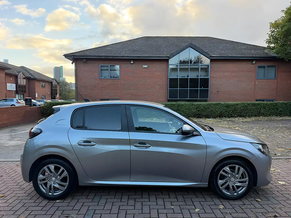 Used 2020 Peugeot 208 Active Grey - Interior and Exterior details 5