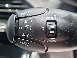 Used 2020 Peugeot 208 Active Yellow - Interior and Exterior details 20