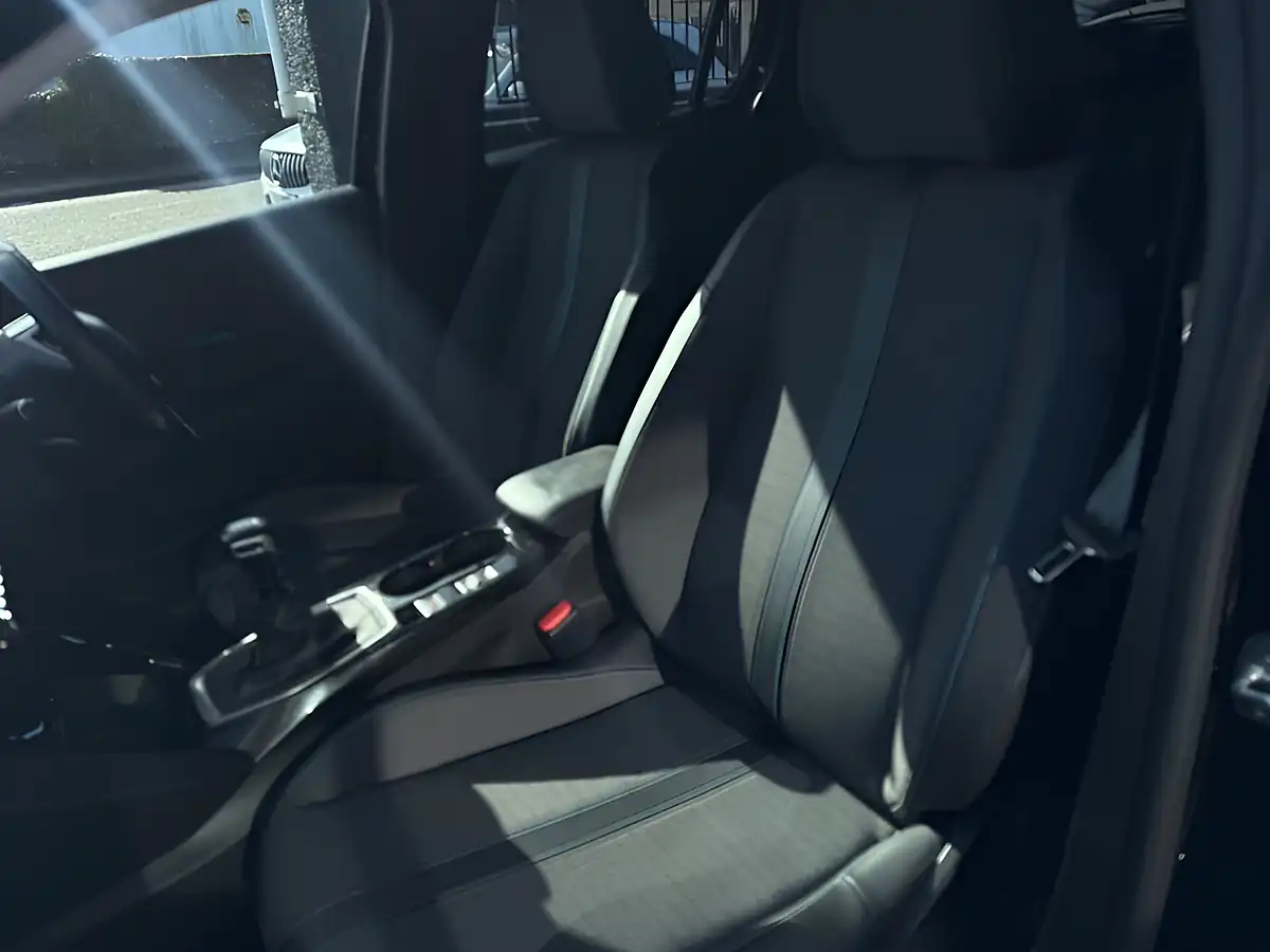 Used 2020 Peugeot 208 Allure Black - Interior and Exterior details 12