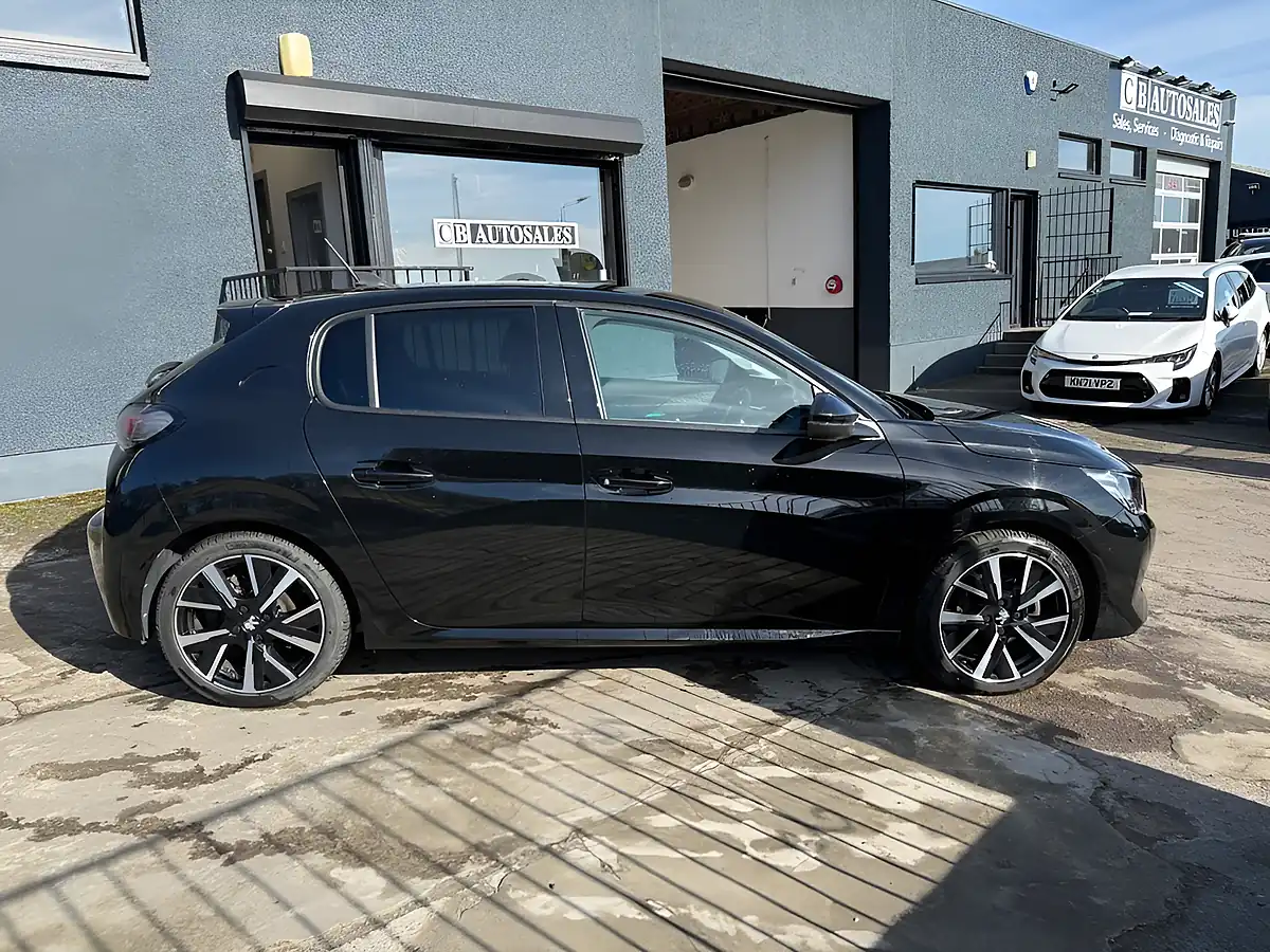 Used 2020 Peugeot 208 Allure Black - Interior and Exterior details 5