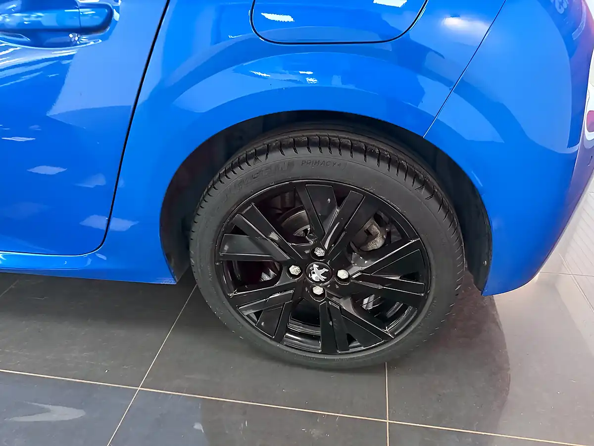 Used 2020 Peugeot 208 Allure Blue - Interior and Exterior details 10