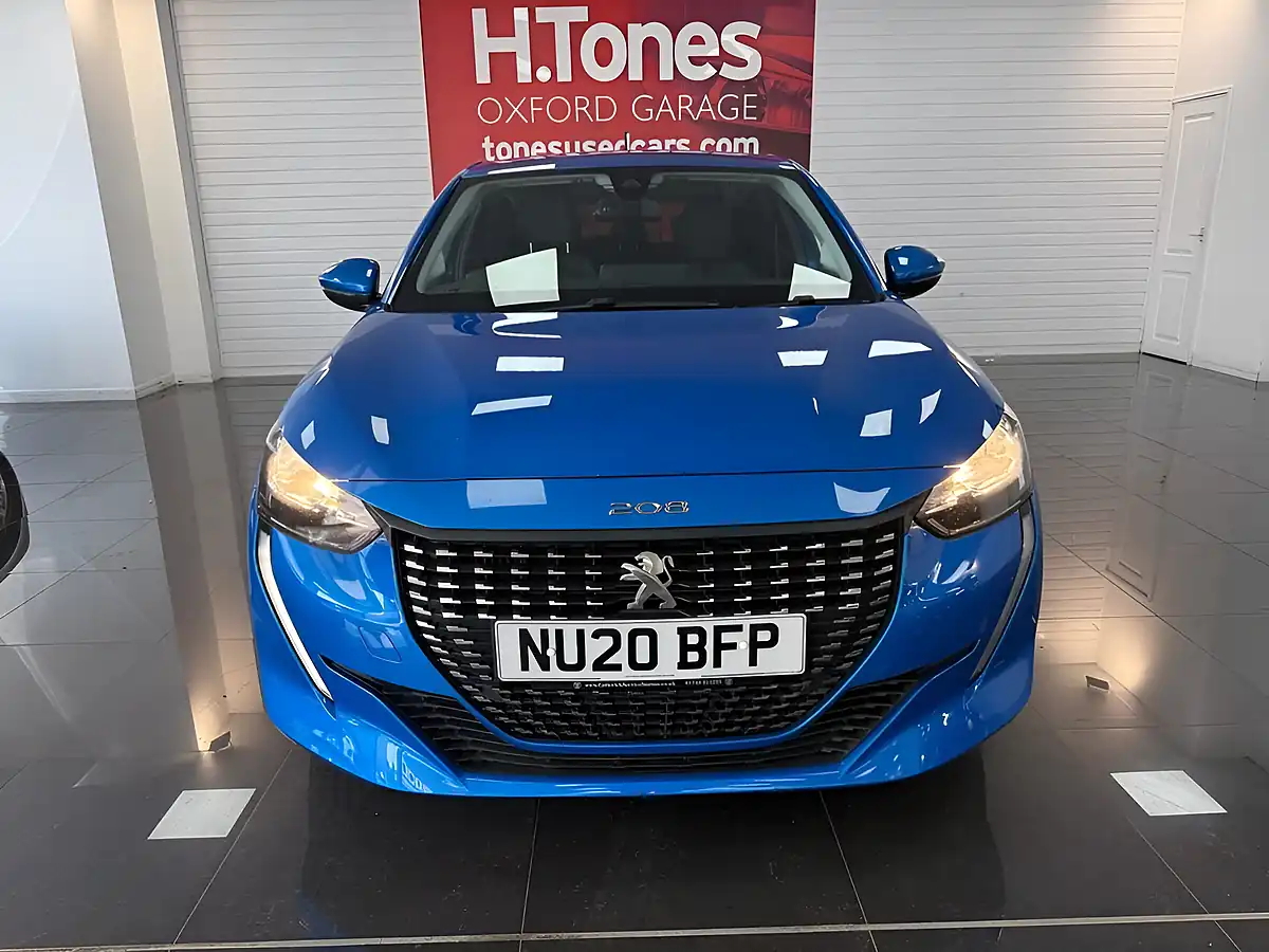 Used 2020 Peugeot 208 Allure Blue - Interior and Exterior details 13