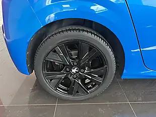 Used 2020 Peugeot 208 Allure Blue - Interior and Exterior details 3
