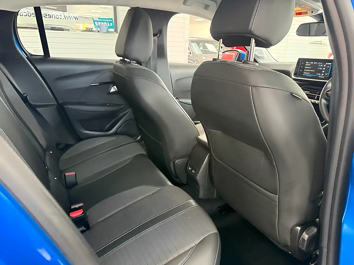 Used 2020 Peugeot 208 Allure Blue - Interior and Exterior details 4