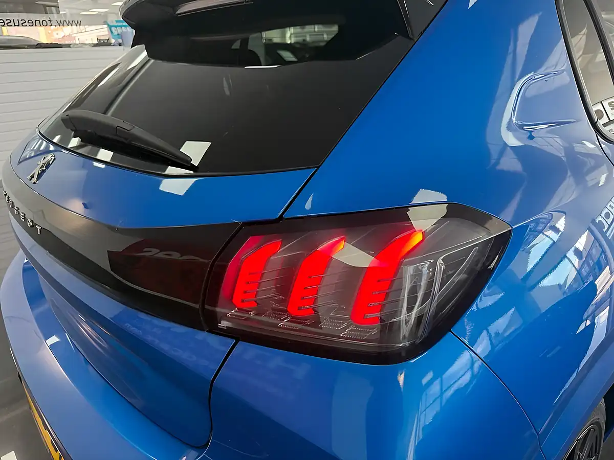 Used 2020 Peugeot 208 Allure Blue - Interior and Exterior details 7