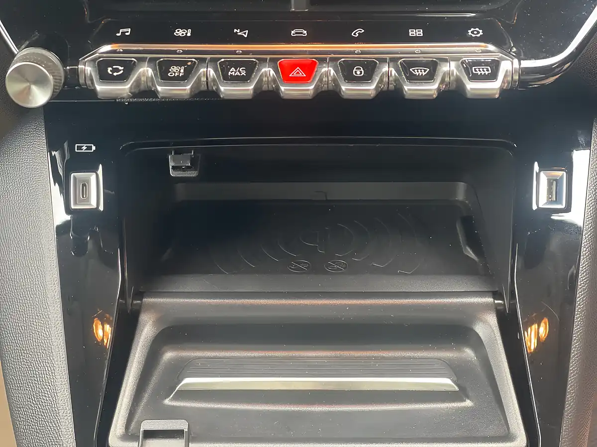 Used 2020 Peugeot 208 Allure Premium Black - Interior and Exterior details 12