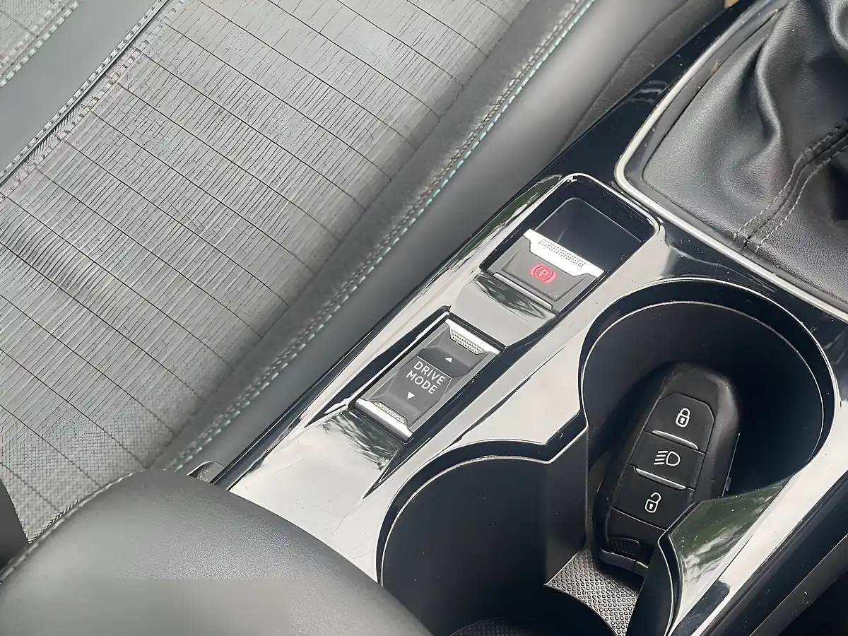 Used 2020 Peugeot 208 Allure Premium Black - Interior and Exterior details 16