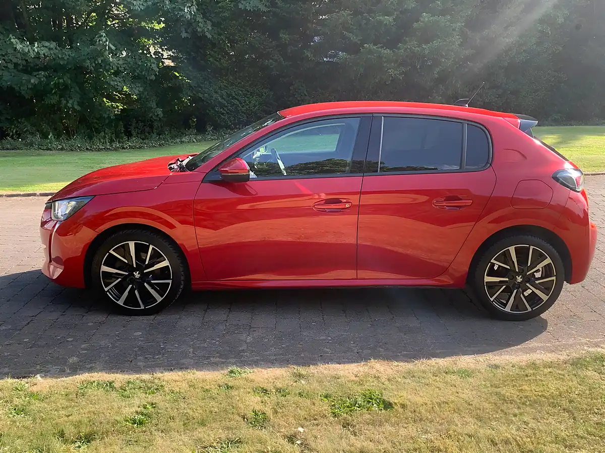 Used 2020 Peugeot 208 Allure Premium Red - Interior and Exterior details 12