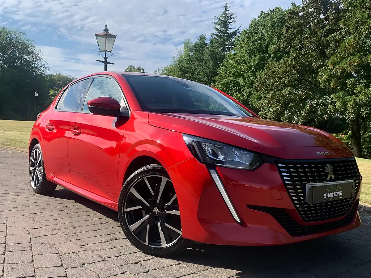 Used 2020 Peugeot 208 Allure Premium Red - Interior and Exterior details 3