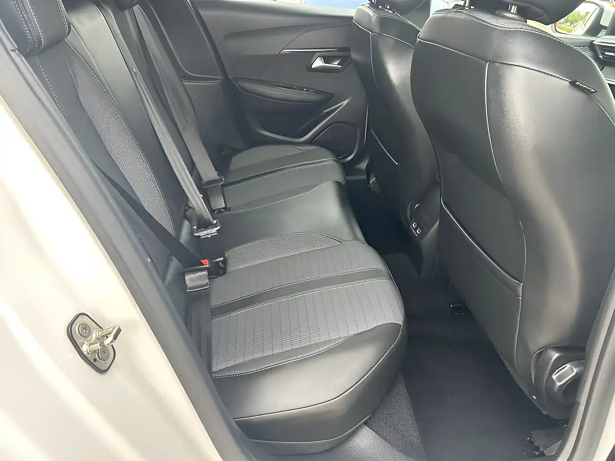Used 2020 Peugeot 208 Allure Premium White - Interior and Exterior details 10