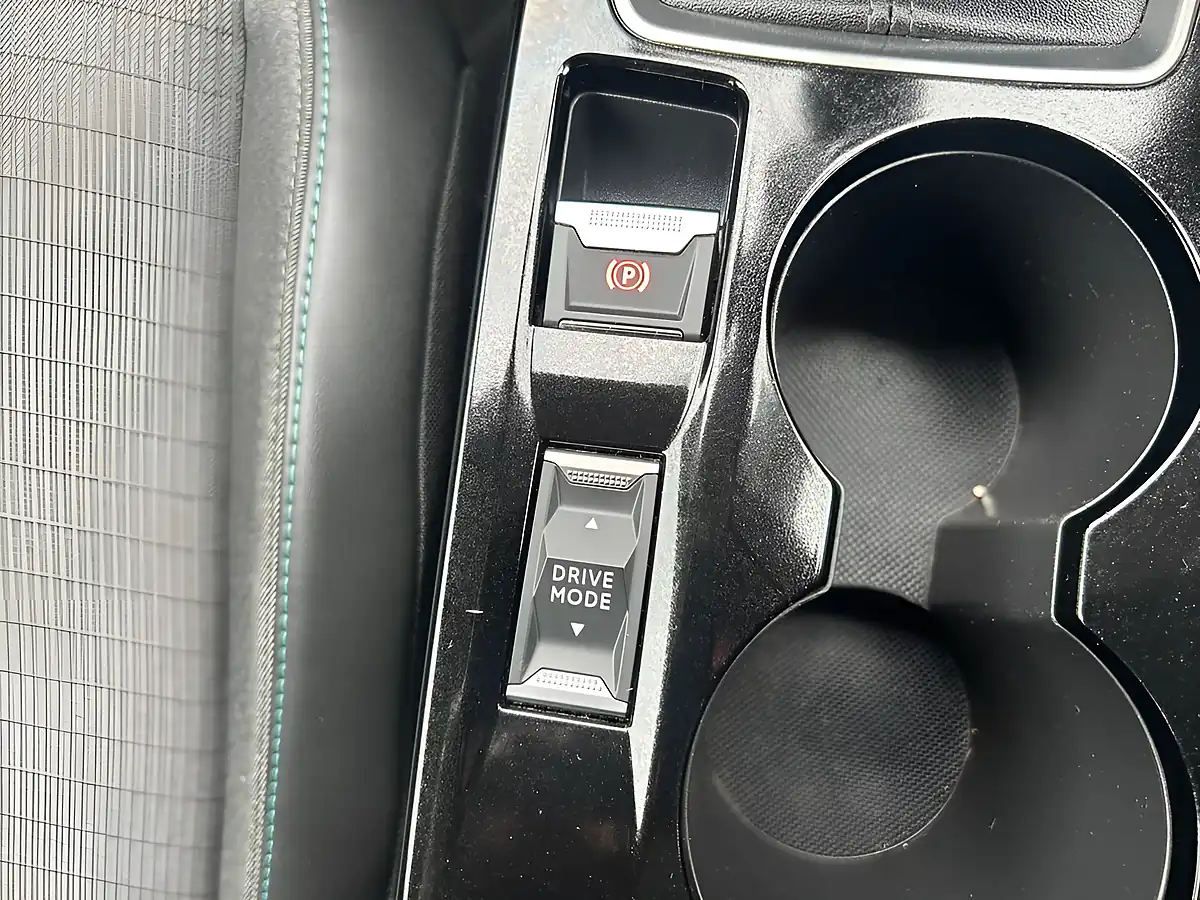 Used 2020 Peugeot 208 Allure Premium White - Interior and Exterior details 17