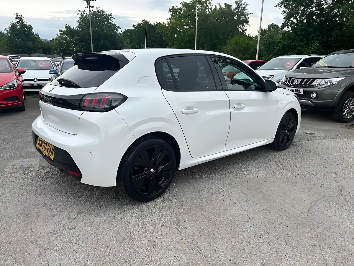 Used 2020 Peugeot 208 Allure Premium White - Interior and Exterior details 4