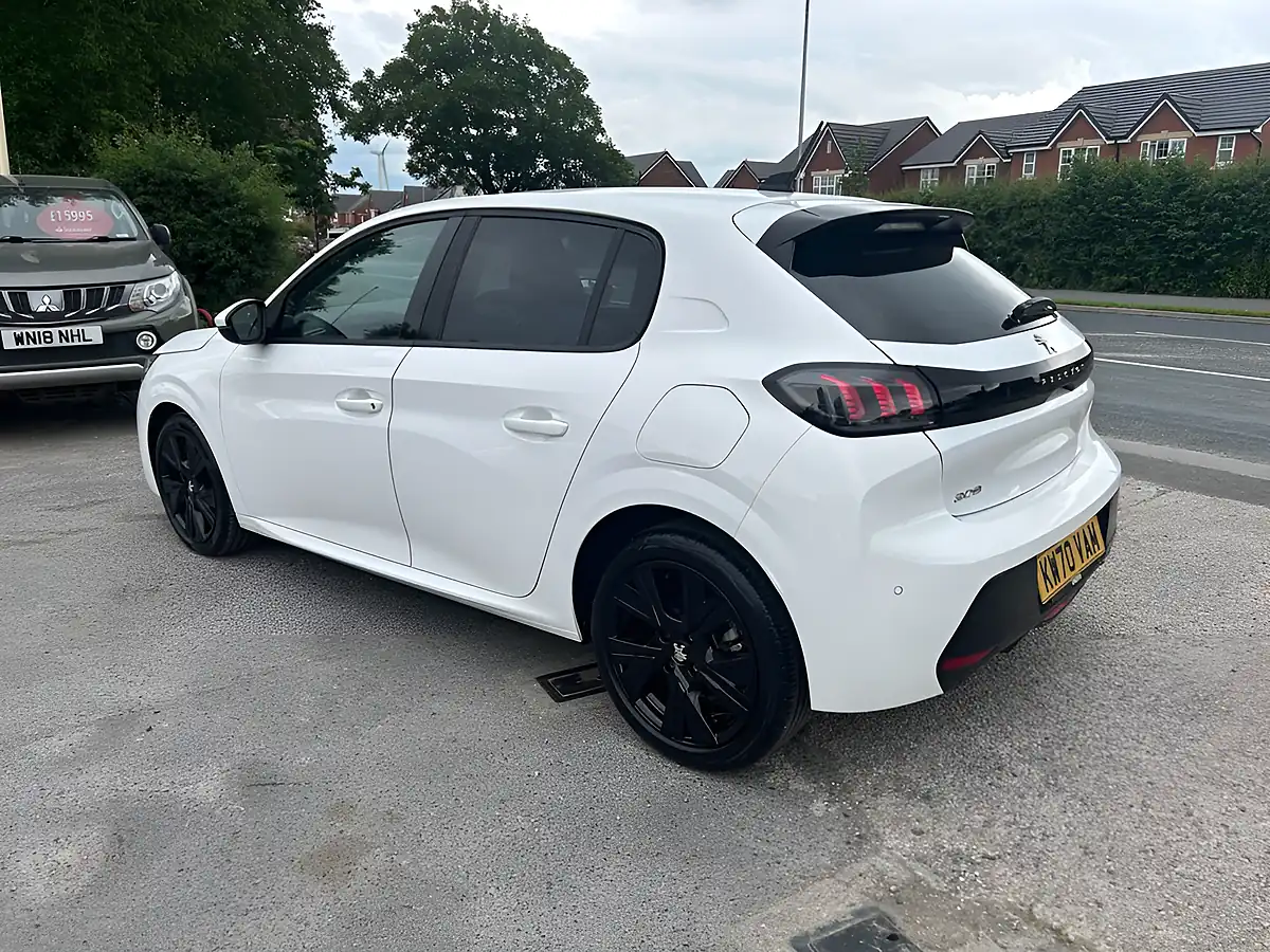 Used 2020 Peugeot 208 Allure Premium White - Interior and Exterior details 6