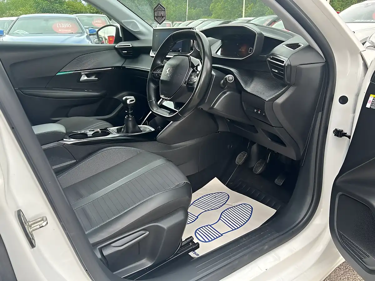 Used 2020 Peugeot 208 Allure Premium White - Interior and Exterior details 7