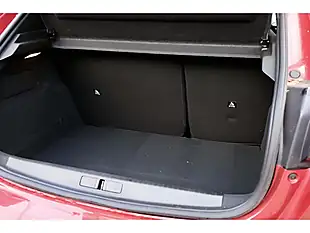 Used 2020 Peugeot 208 Allure Red - Interior and Exterior details 11