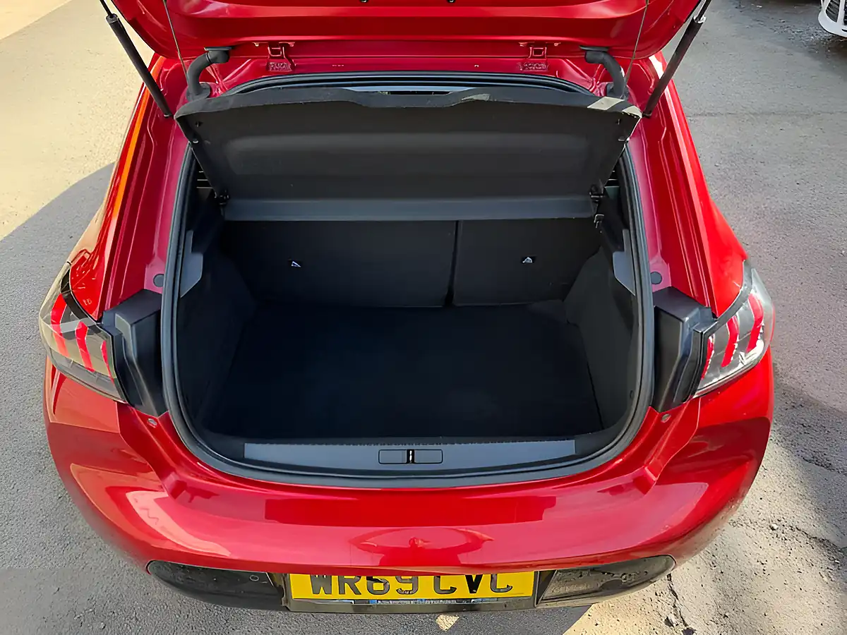 Used 2020 Peugeot 208 Allure Red - Interior and Exterior details 19