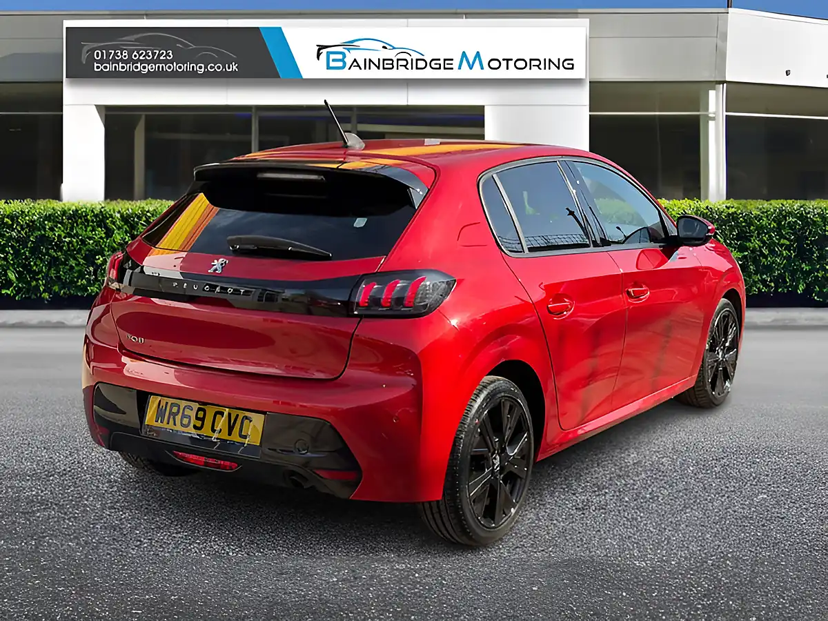 Used 2020 Peugeot 208 Allure Red - Interior and Exterior details 3