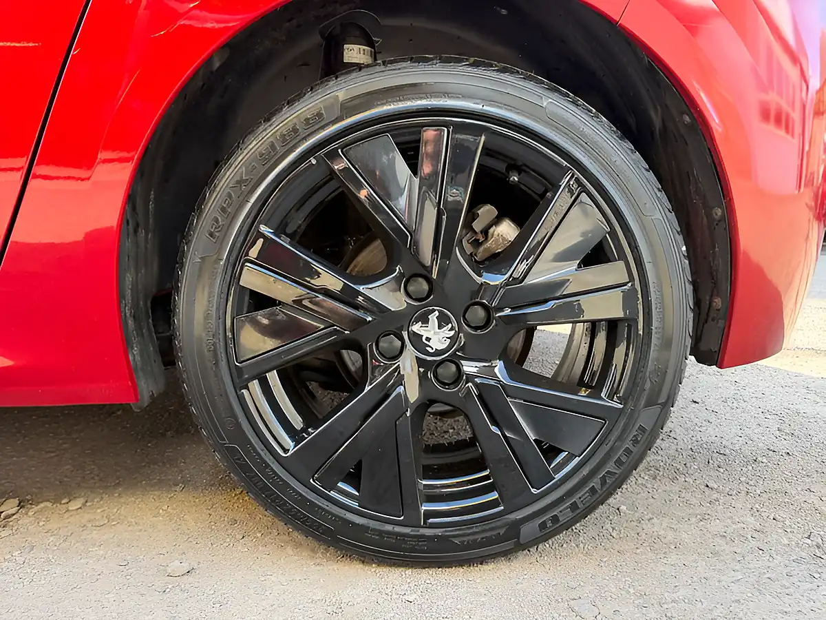 Used 2020 Peugeot 208 Allure Red - Interior and Exterior details 9