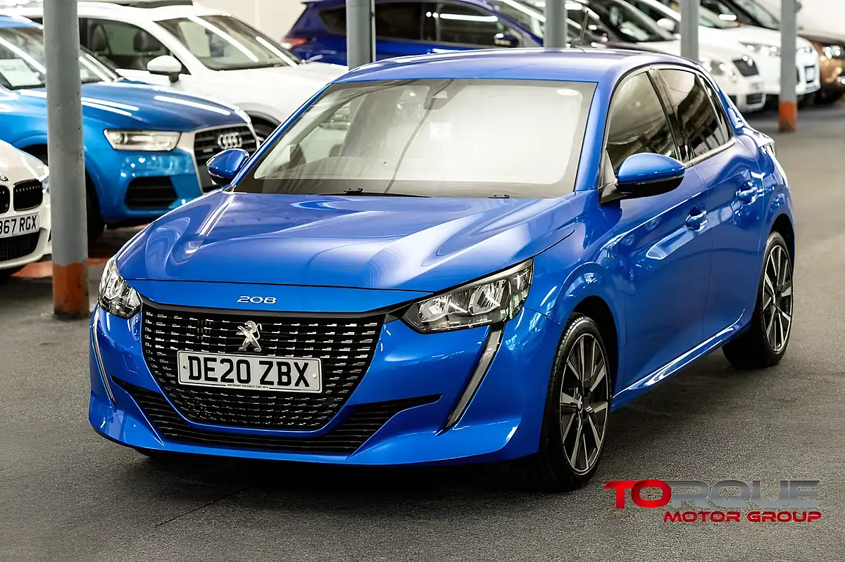 Used 2020 Peugeot 208 Allure Vertigo Blue - Front View
