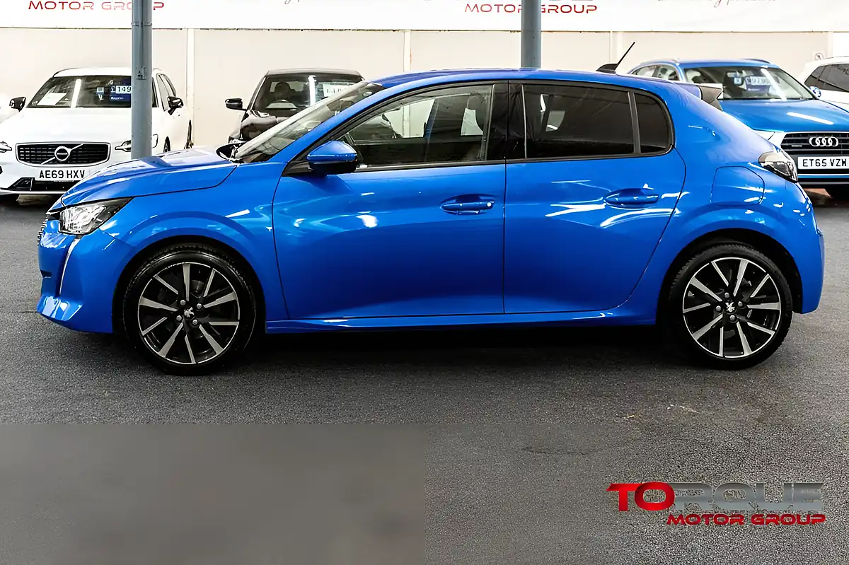 Used 2020 Peugeot 208 Allure Vertigo Blue - Interior and Exterior details 16