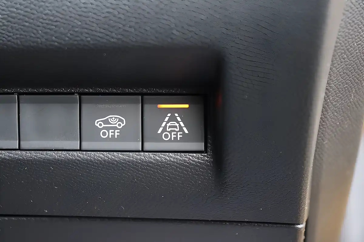 Used 2020 Peugeot 208 GT Line Faro Yellow - Interior and Exterior details 16
