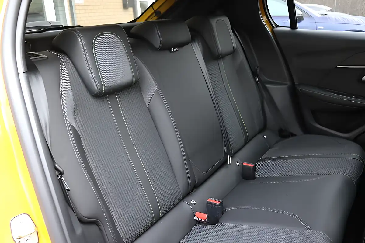 Used 2020 Peugeot 208 GT Line Faro Yellow - Interior and Exterior details 6