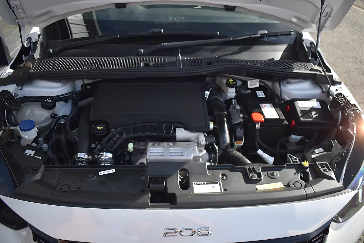 Used 2020 Peugeot 208 GT Line Pearlescent White - Interior and Exterior details 19