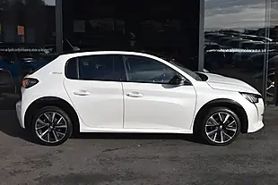 Used 2020 Peugeot 208 GT Line Pearlescent White - Interior and Exterior details 5