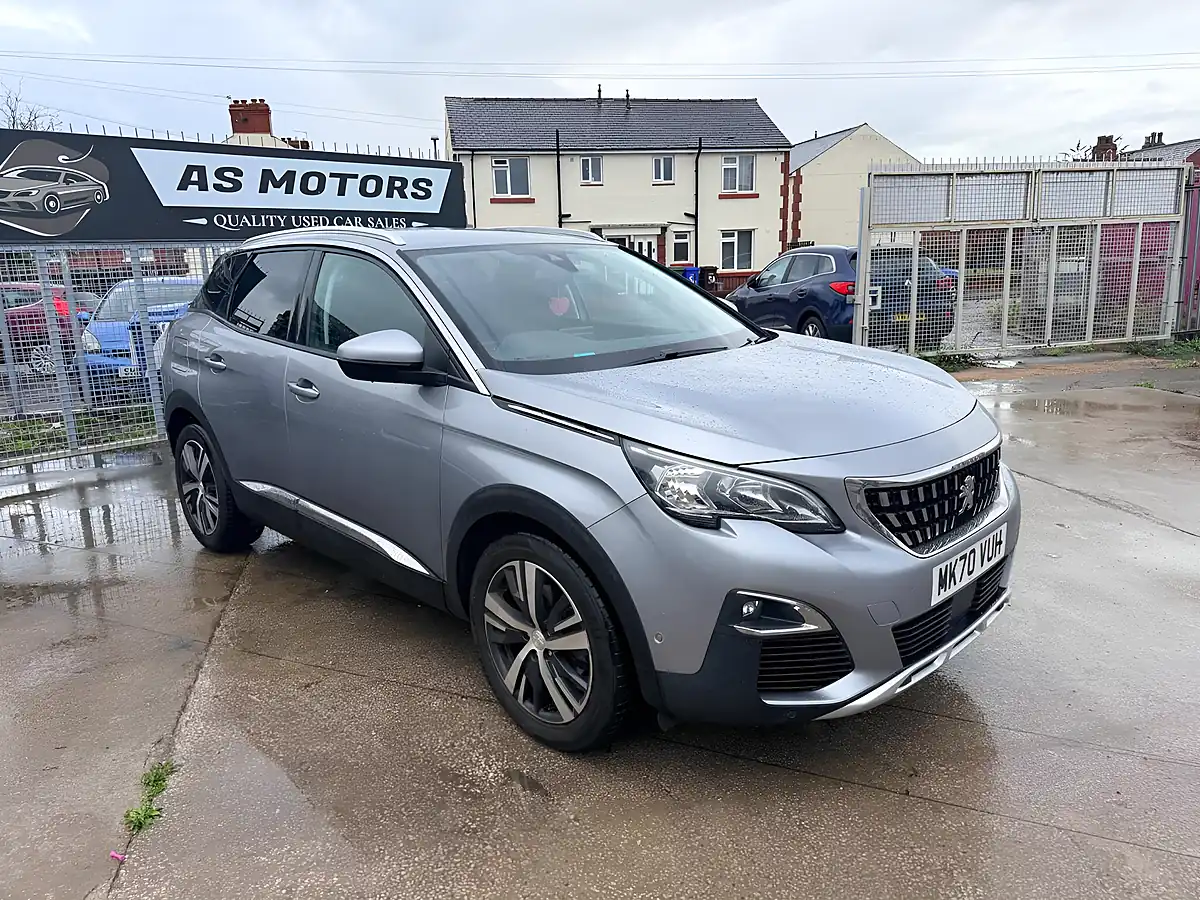 Used 2020 Peugeot 3008 Allure Grey - Front View