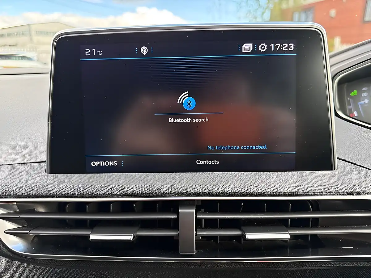 Used 2020 Peugeot 3008 Allure Grey - Interior and Exterior details 14