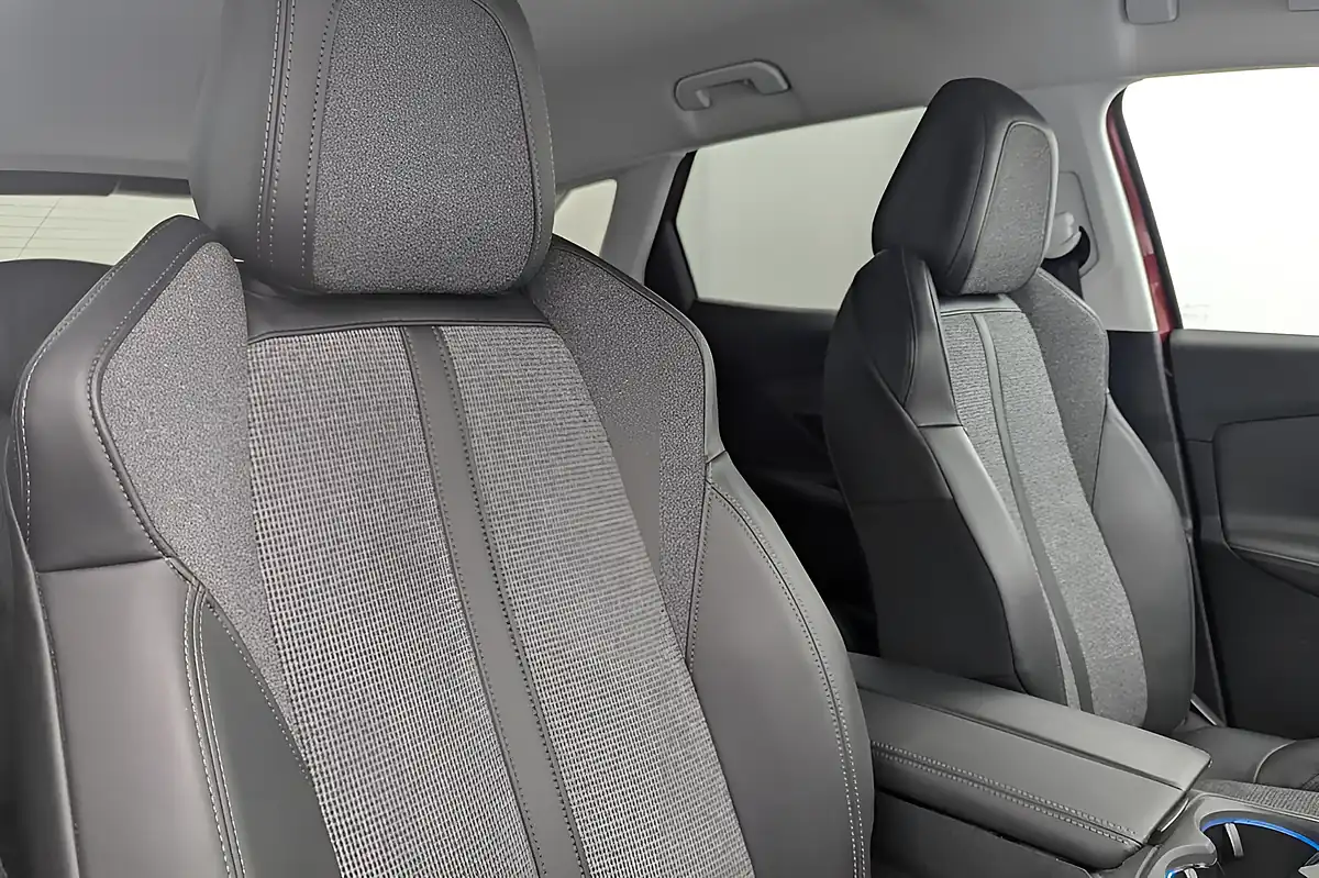 Used 2020 Peugeot 3008 Allure Red - Interior and Exterior details 14