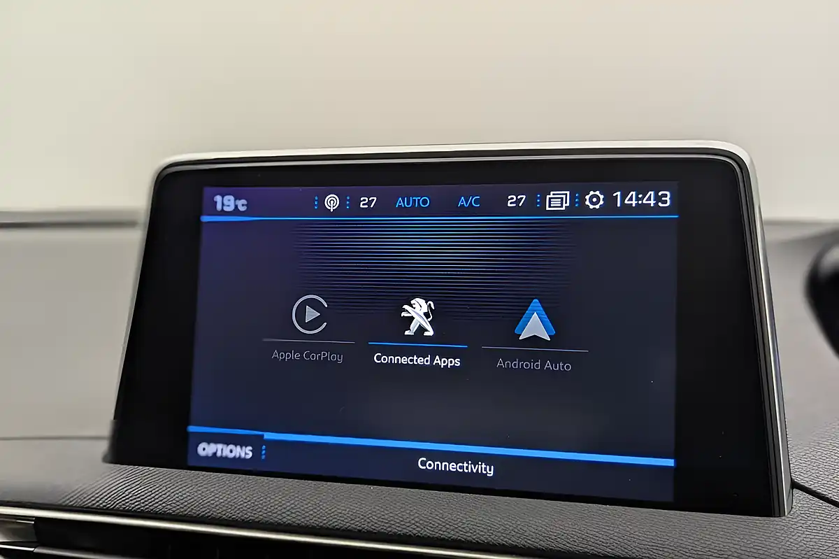 Used 2020 Peugeot 3008 Allure Red - Interior and Exterior details 17