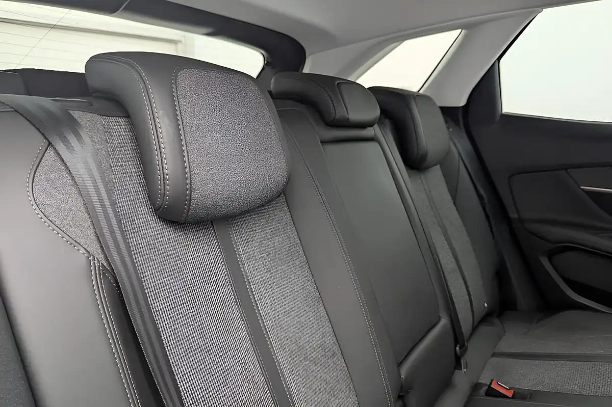 Used 2020 Peugeot 3008 Allure Red - Interior and Exterior details 18