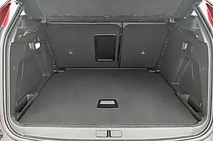 Used 2020 Peugeot 3008 Allure Red - Interior and Exterior details 19