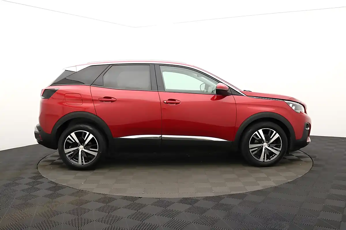 Used 2020 Peugeot 3008 Allure Red - Interior and Exterior details 2