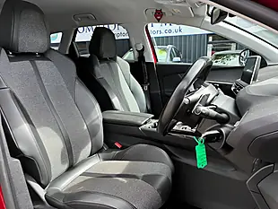 Used 2020 Peugeot 3008 Allure Red - Interior and Exterior details 11