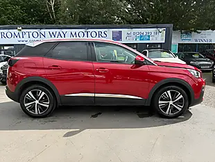 Used 2020 Peugeot 3008 Allure Red - Interior and Exterior details 4