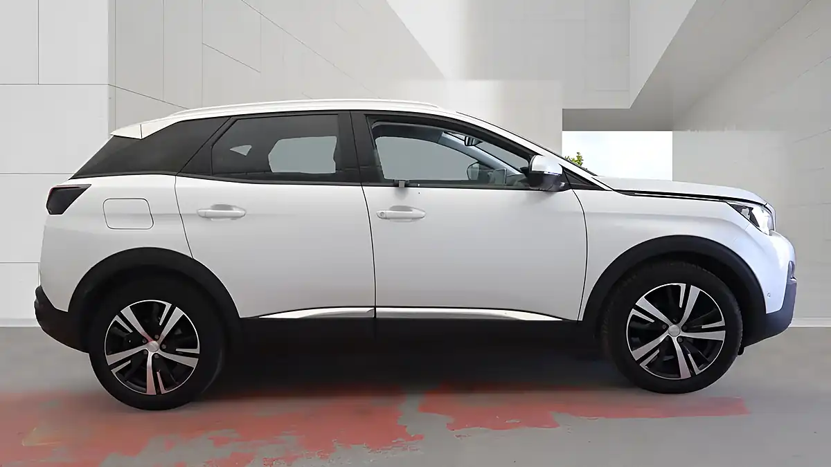 Used 2020 Peugeot 3008 Allure White - Interior and Exterior details 14