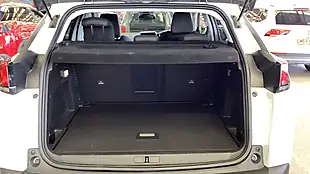 Used 2020 Peugeot 3008 Allure White - Interior and Exterior details 18