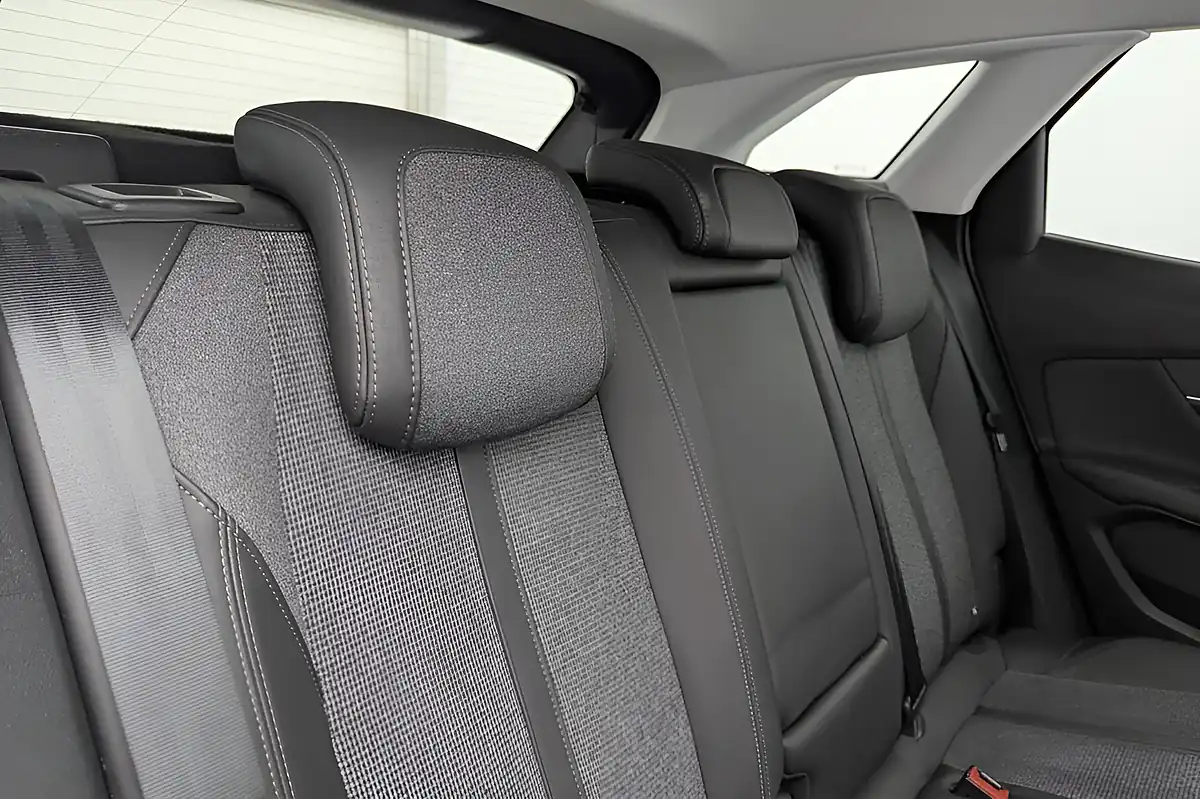 Used 2020 Peugeot 3008 Allure White - Interior and Exterior details 16