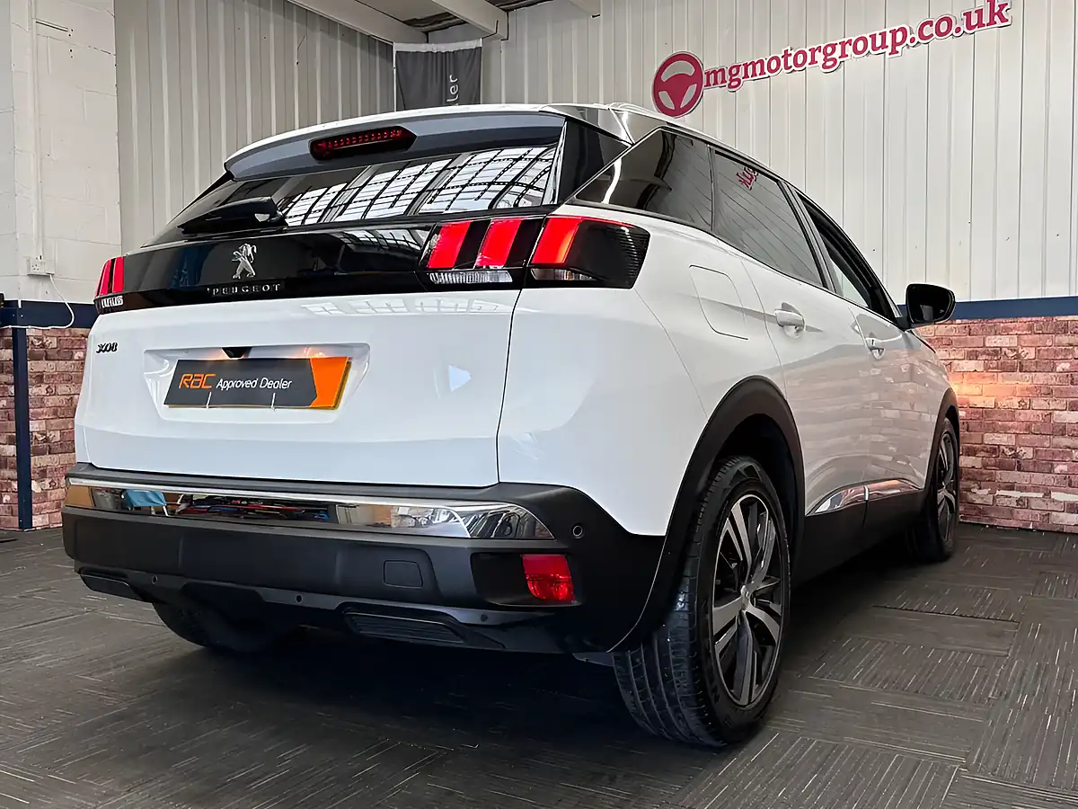 Used 2020 Peugeot 3008 Allure White - Interior and Exterior details 16