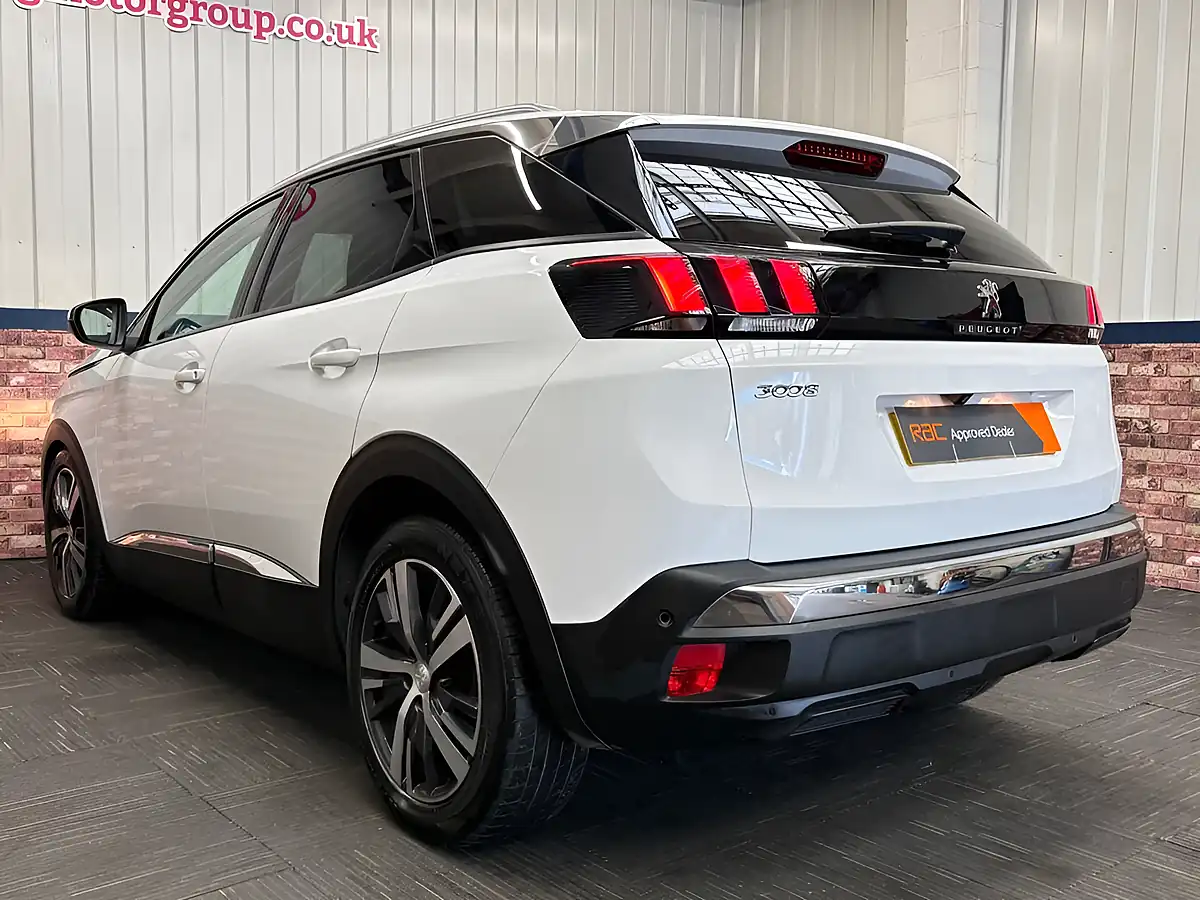 Used 2020 Peugeot 3008 Allure White - Interior and Exterior details 18