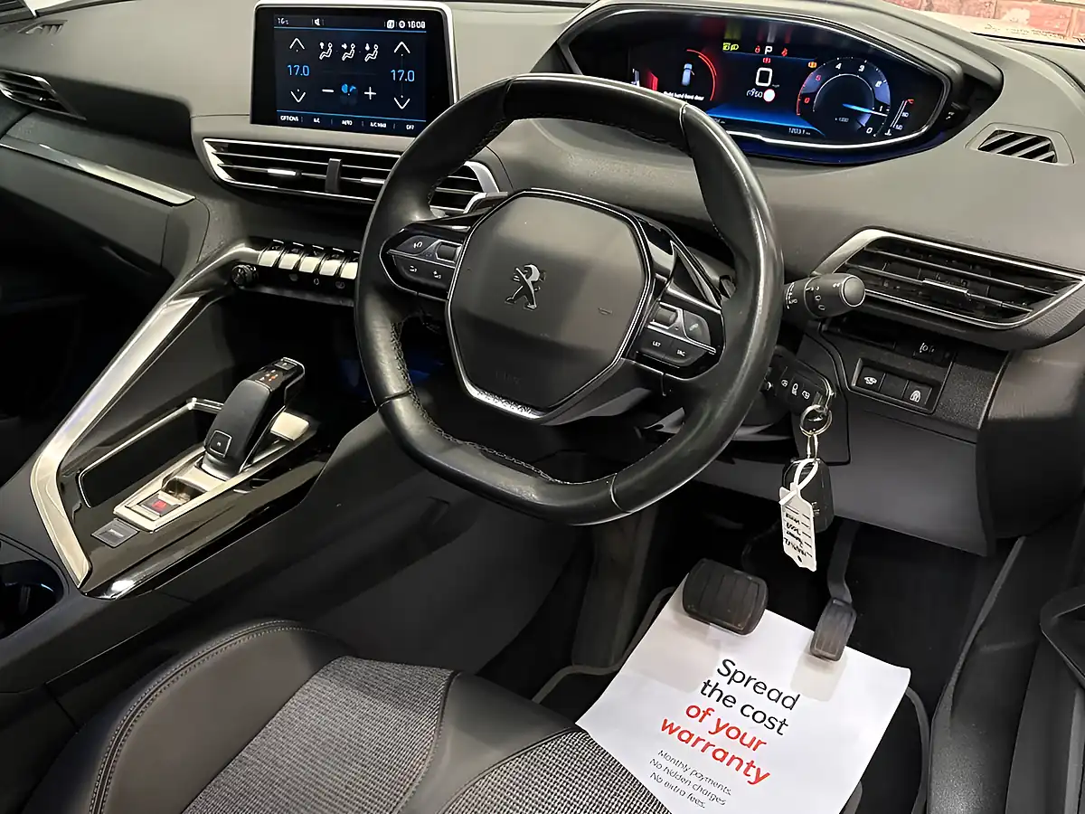 Used 2020 Peugeot 3008 Allure White - Interior and Exterior details 7