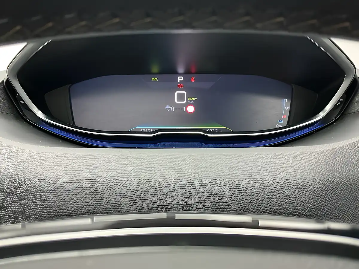 Used 2020 Peugeot 3008 GT Black - Interior and Exterior details 12
