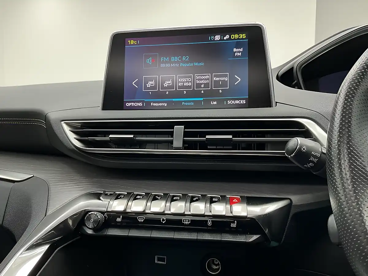Used 2020 Peugeot 3008 GT Black - Interior and Exterior details 13