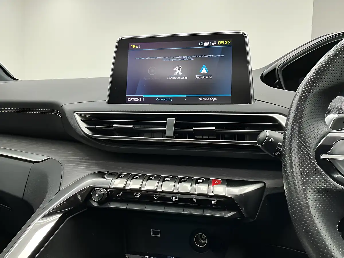 Used 2020 Peugeot 3008 GT Black - Interior and Exterior details 16