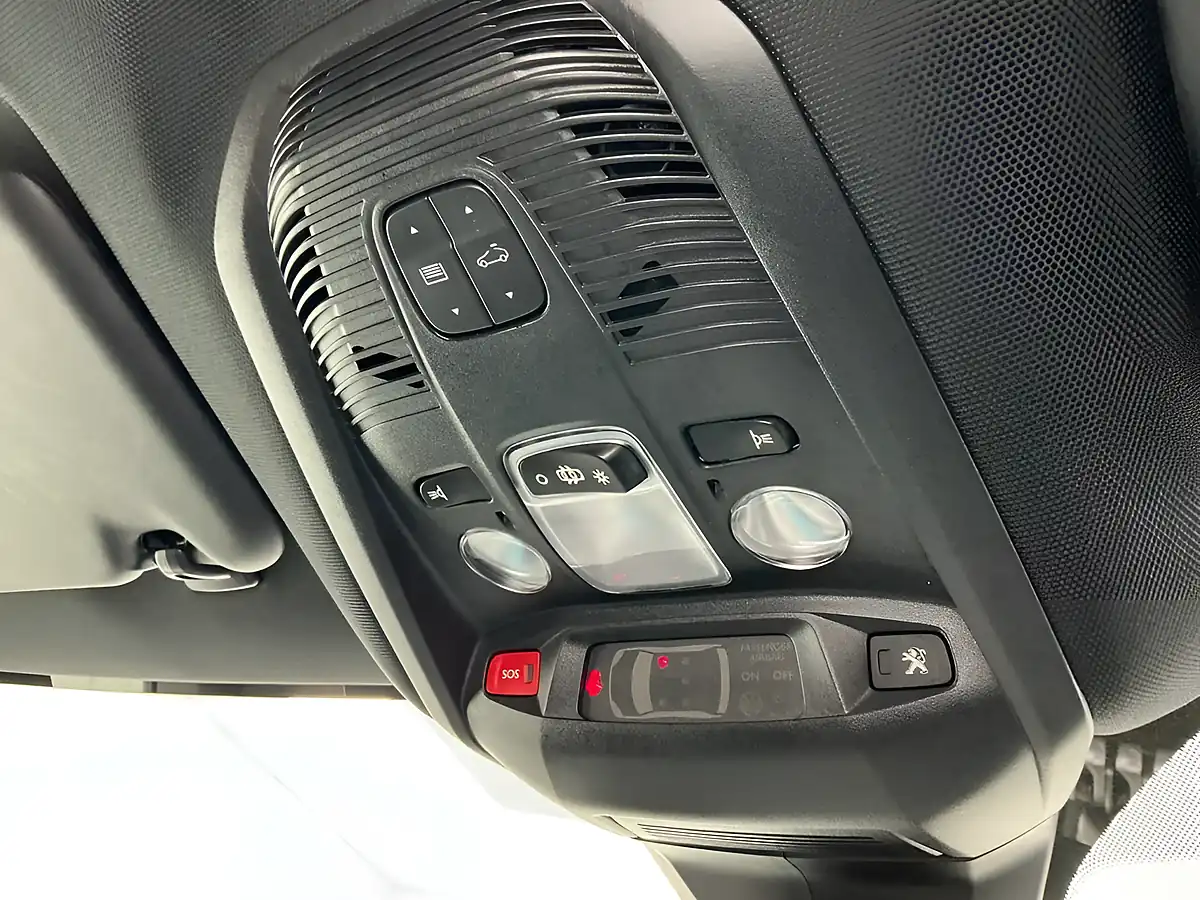 Used 2020 Peugeot 3008 GT Black - Interior and Exterior details 18